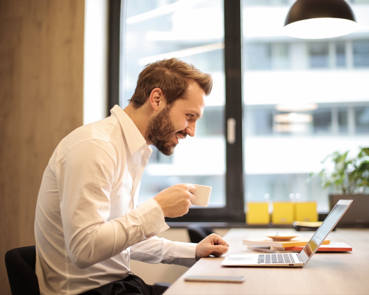 Currículum de Abogado: Guía y Ejemplo de CV para Abogado