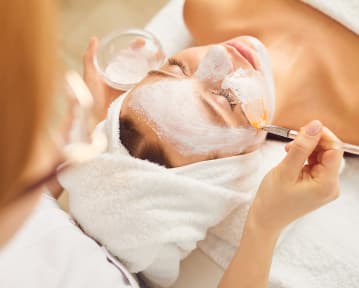 Currículum de esteticista: ejemplo de CV y guía