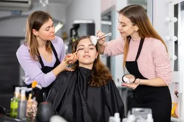 Currículum De Maquilladora: Ejemplo Y Plantillas De Cv