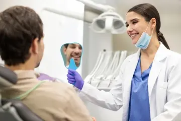 Currículum de odontólogo: guía de CV para dentista