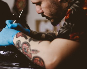 Cómo Hacer un Currículum de Tatuador: Ejemplos y Guía
