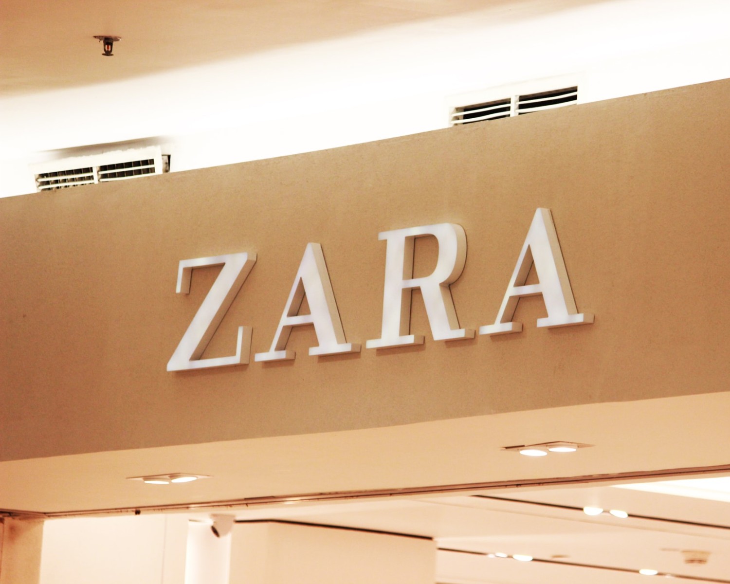 Enviar un Currículum a Zara: Guía Completa y Ejemplos