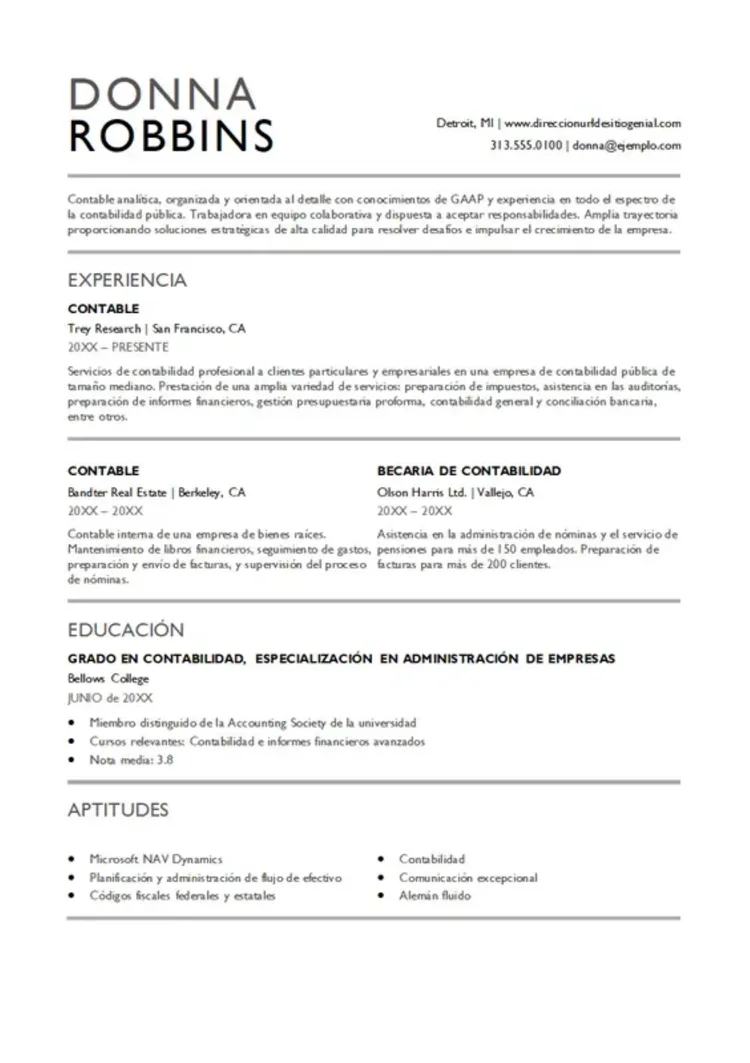 Plantilla de CV gratis azul con diseño elaborado y visual