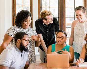 Relaciones en el trabajo: amor y amistad en la oficina